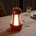 SOMMARLÅNKE LED decorative table lamp, house outdoor/battery-operated red, 26 cm