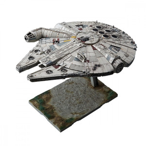 Revell Plastic Model Kit Star Wars Millennium Falcon 1:144 12+