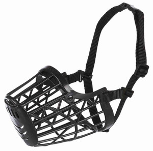 Trixie Plastic Muzzle Size 4 M, black