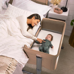 Graco Sweet2Sleep™ Bedside Crib 0-6m/0-9kg, oatmeal