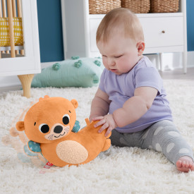 Fisher-Price 2-in-1 Rockin’ Tummy Time Otter, Plush Baby Sensory Toy HXG96 0+