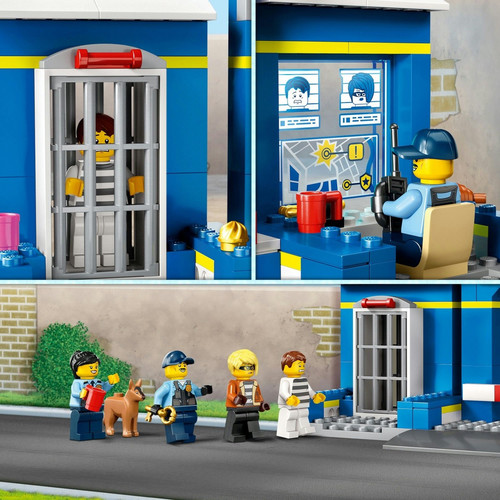 LEGO City Police Station Chase 4+