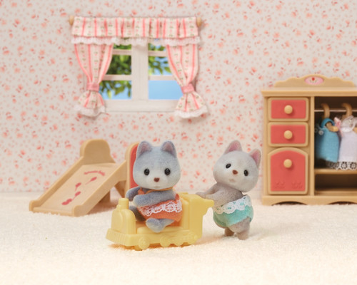 Sylvanian Families Husky Twins 3+