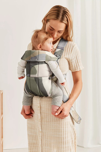 BABYBJÖRN Baby Carrier MINI Cotton, Khaki/Green Print, 0+