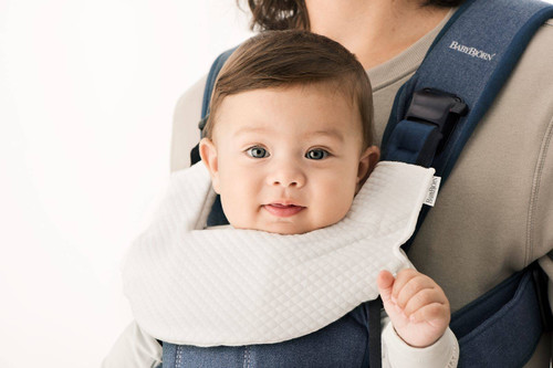 BABYBJORN - Baby Carrier ONE AIR, Navy Blue with Bib for Baby Carrier One 0-36m