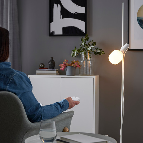 HÅRSLINGA / TRÅDFRI Floor lamp with light bulb, white/smart white spectrum