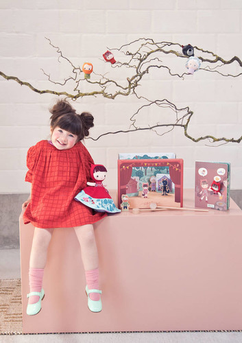 LILLIPUTIENS Little Red Riding Hood Reversible Storydoll 12m+