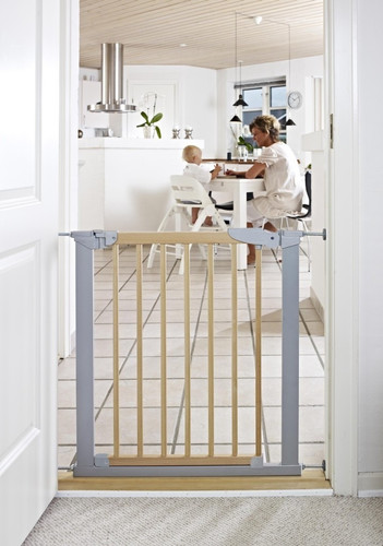 Baby Dan Baby Safety Gate Avantgarde, Beechwood