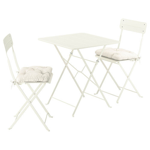 SUNDSÖ Table and 2 folding chairs, outdoor off-white/off-white Kuddarna light grey-beige, 65x65 cm