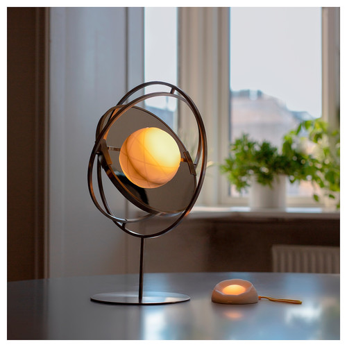 SAMMANLÄNKAD LED solar-powered table lamp