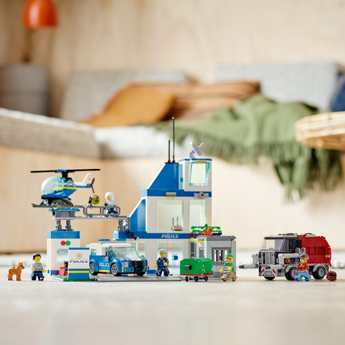 LEGO City Police Station 6+