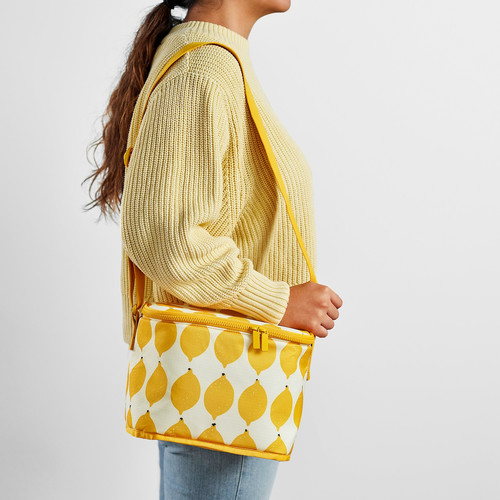 NÄBBFISK Cooling bag, patterned white/bright yellow, 26x19x19 cm