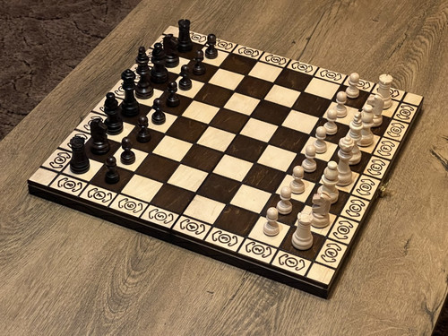 Wooden Chess Knights 5+