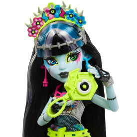 Monster High Monster Fest Frankie Stein Fashion Doll HXH79 4+