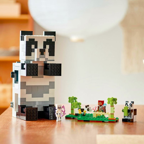 LEGO Minecraft The Panda Haven 8+