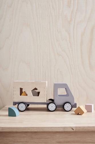 Kid's Concept Sorter Truck AIDEN 12m+