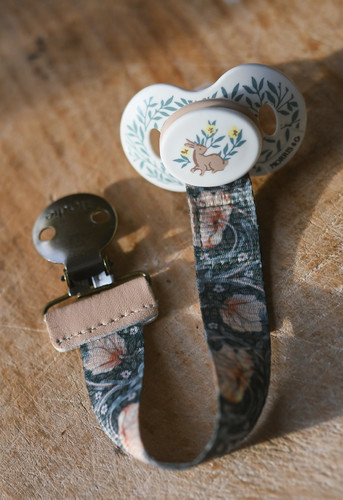 Elodie Details Wood Pacifier Clip, Pimpernel